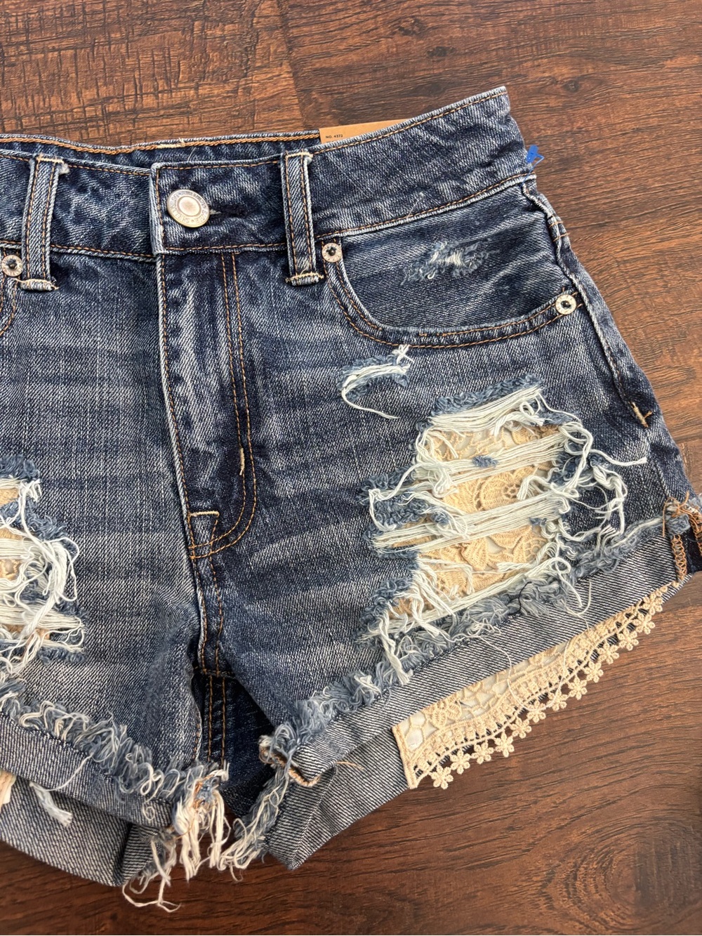 American Eagle hi-rise festival distressed denim shorts 0 NWT - Picture 3 of 6